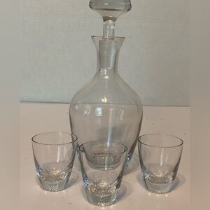 Small Vintage Crystal Decanter With 3 Glasses Like New
